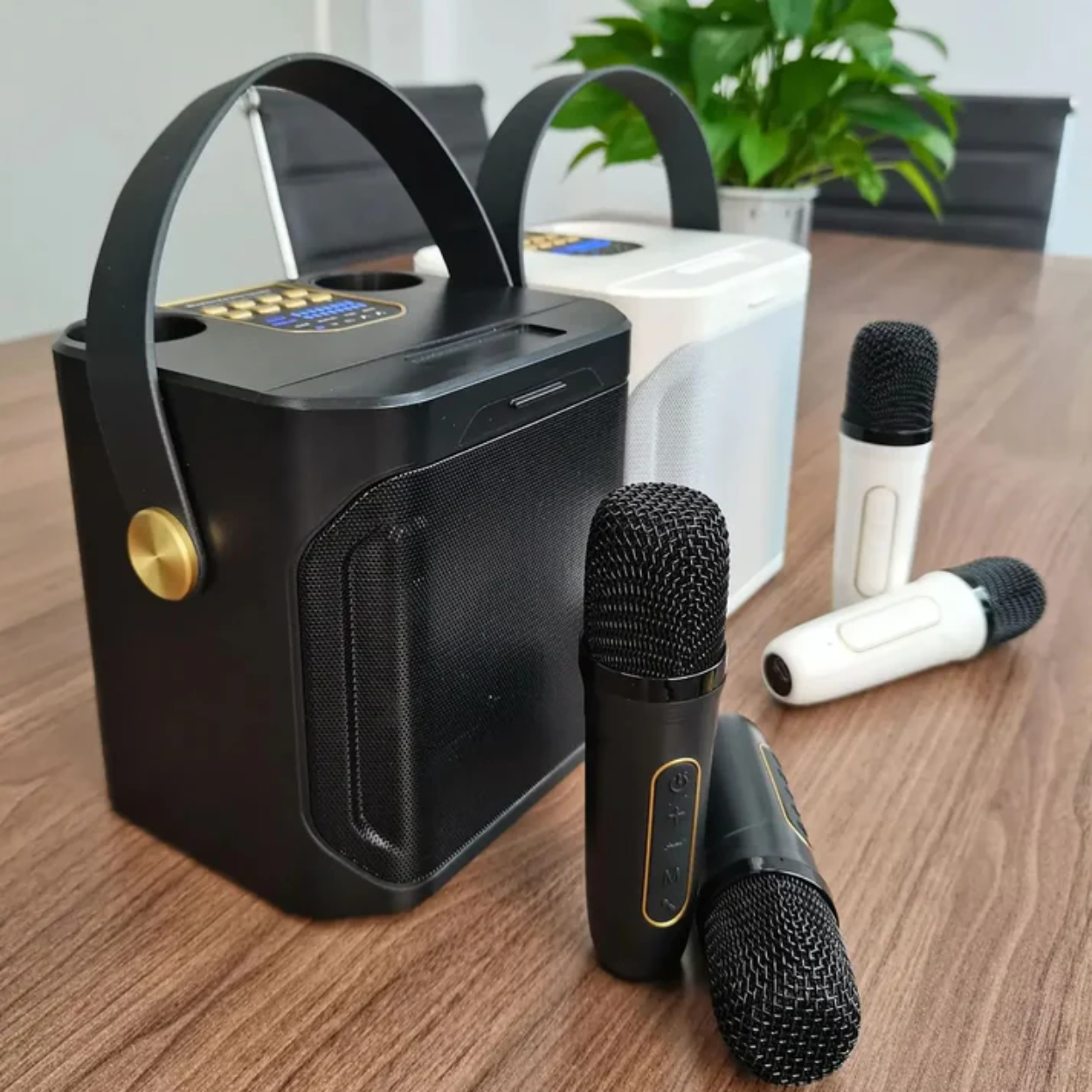 Altavoz Bluetooth Portátil Potente con Función de Karaoke