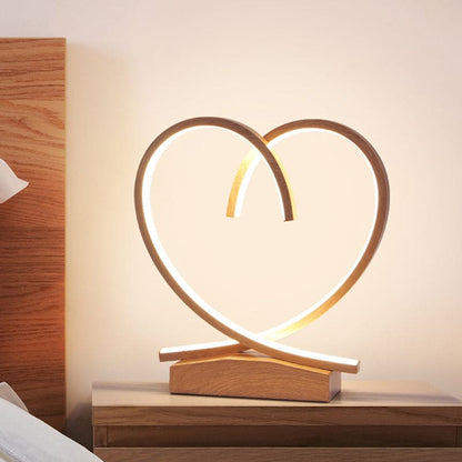 Mesa de noche de madera flameada romántica
