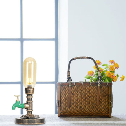 Lámpara de Mesa de Metal Elegante con Pantalla Industrial