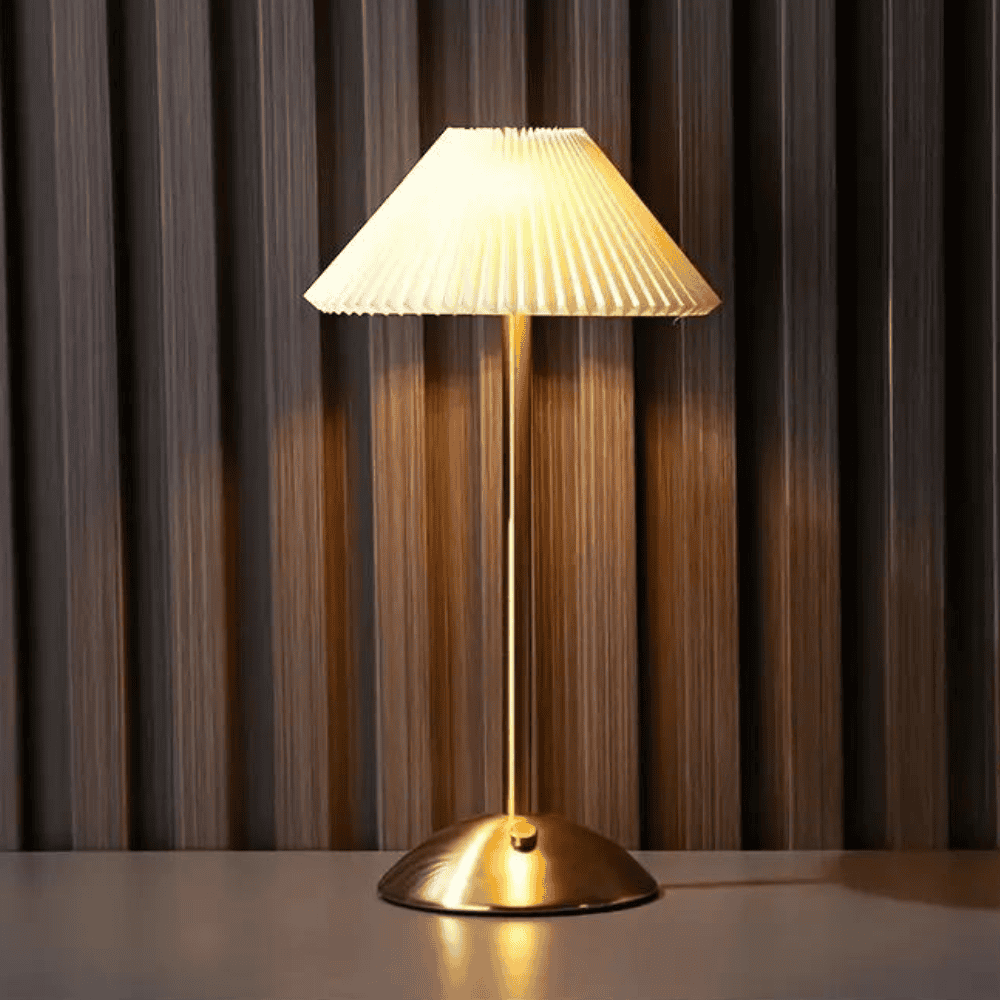 Lámpara de escritorio elegante y portátil