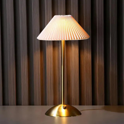 Lámpara de escritorio elegante y portátil