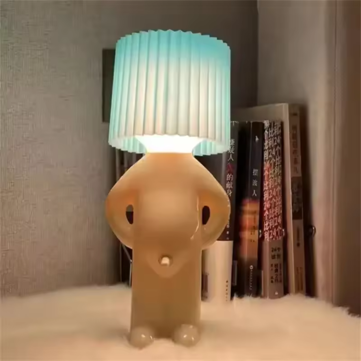 Lámpara de Escritorio Original en Forma de Figura