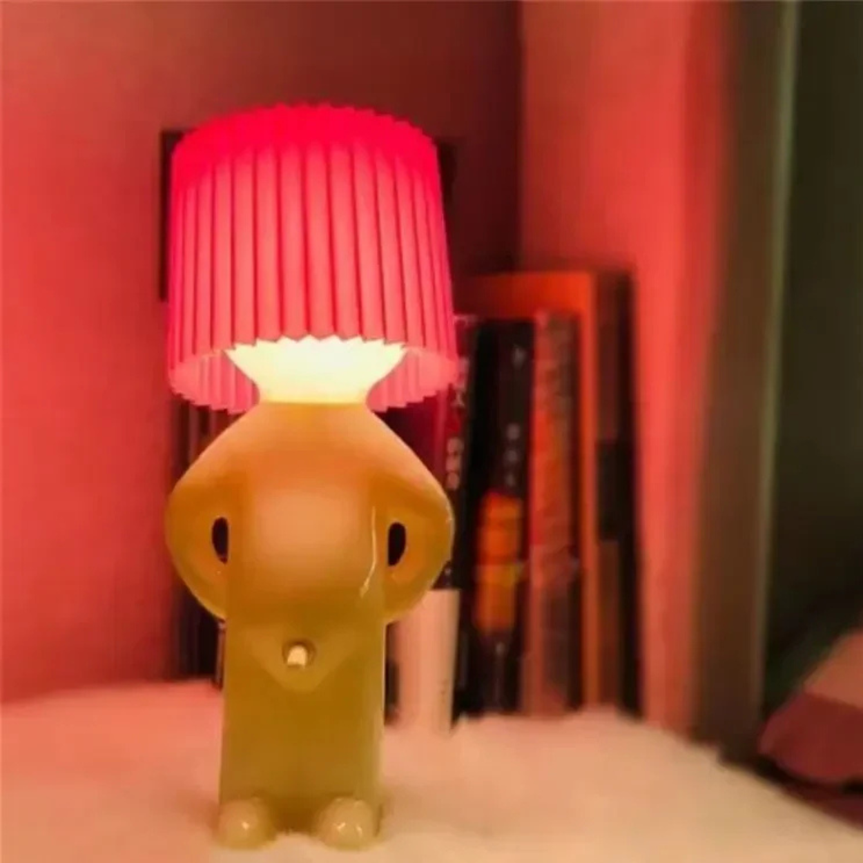 Lámpara de Escritorio Original en Forma de Figura