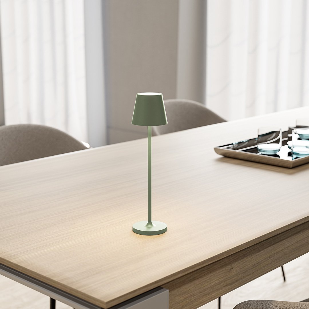 Lámpara LED Compacta con Pantalla Táctil y Larga Duración