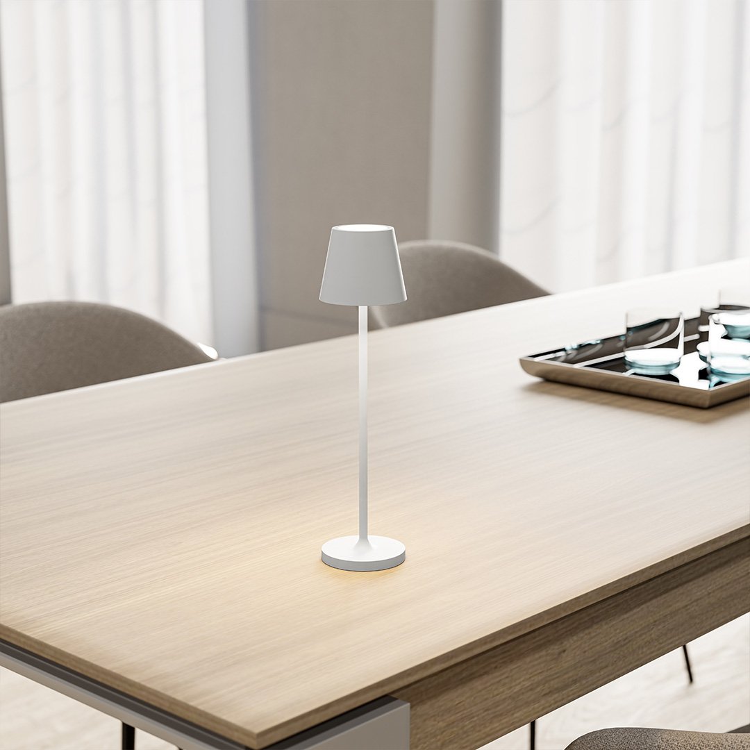 Lámpara LED Compacta con Pantalla Táctil y Larga Duración